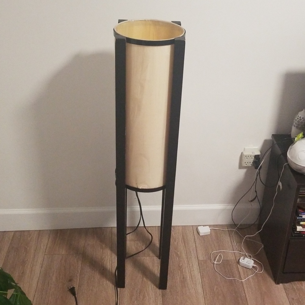 Floor lamp